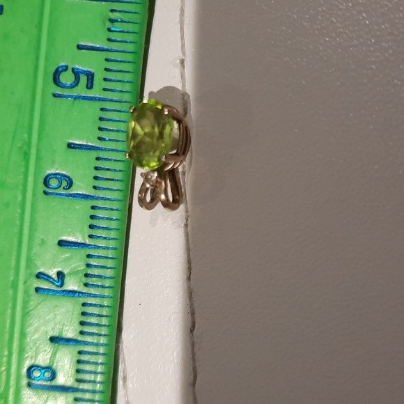 GENUINE 10K YELLOW GOLD AUTHENTIC 💚 PERIDOT AUG BIRTHSTONE & DIAMOND 💎 PENDANT - Picture 9 of 10
